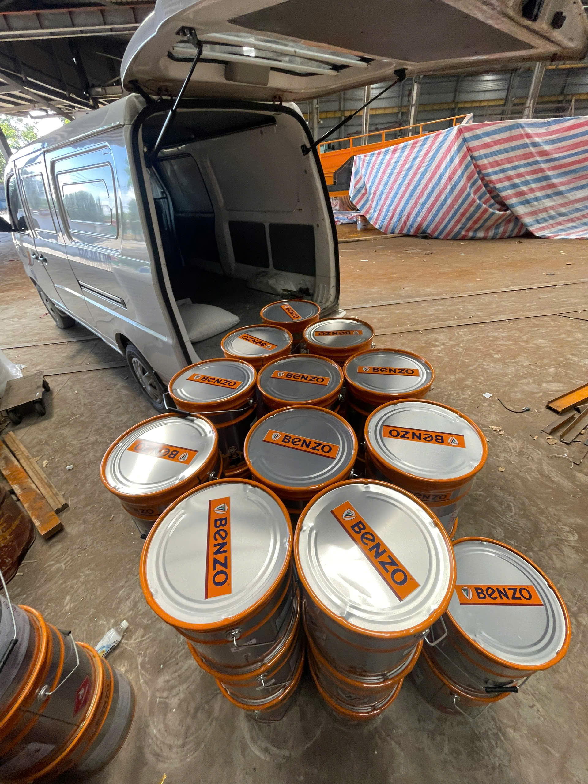 So sánh chi phí giữa sơn thường và sơn cao cấp (Phân tích sâu với góc nhìn chuyên gia)