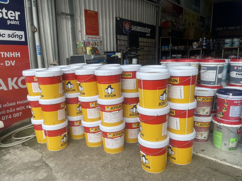 Bảo trì vệ sinh sàn sơn Epoxy.